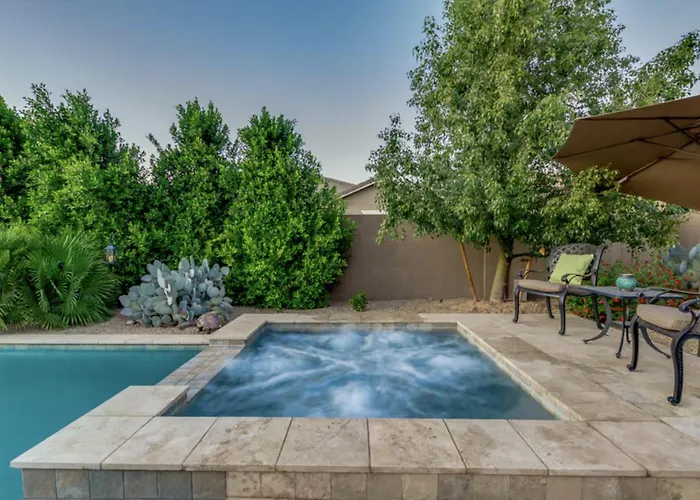 Luxury Oasis W Pool & Holiday home Queen Creek