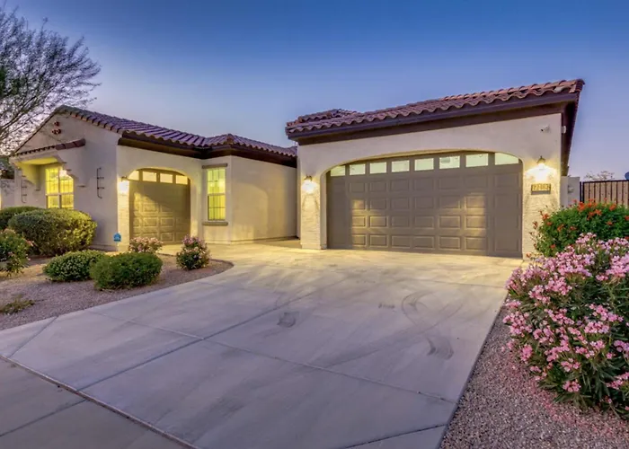 Luxury Oasis W Pool & Holiday home