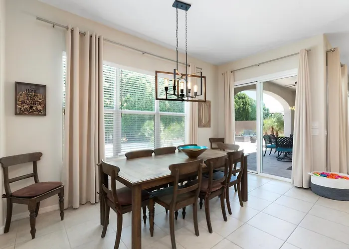 Holiday home Luxury Oasis W Pool & Queen Creek